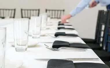 Table setting catering service