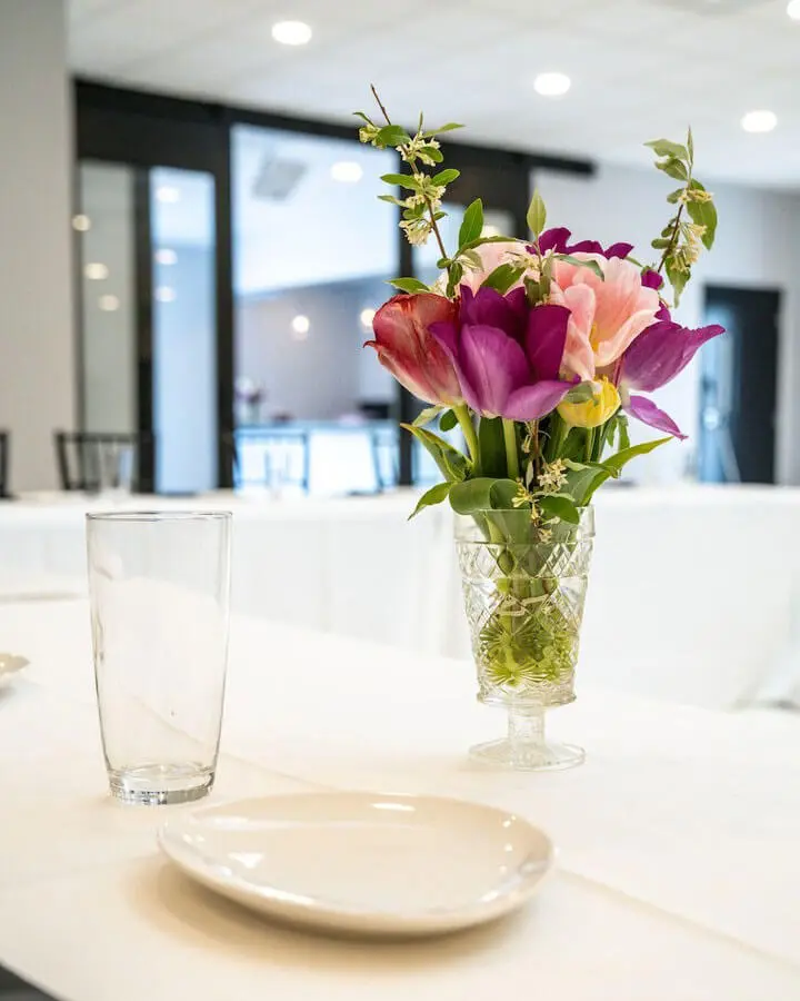 Fresh flowers table decor